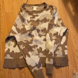 Camo brown sweater